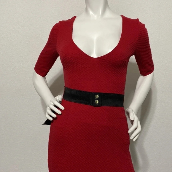 Bebe NWT Temple Red V-Neck Belted Dress Size XS - Picture 3 of 7